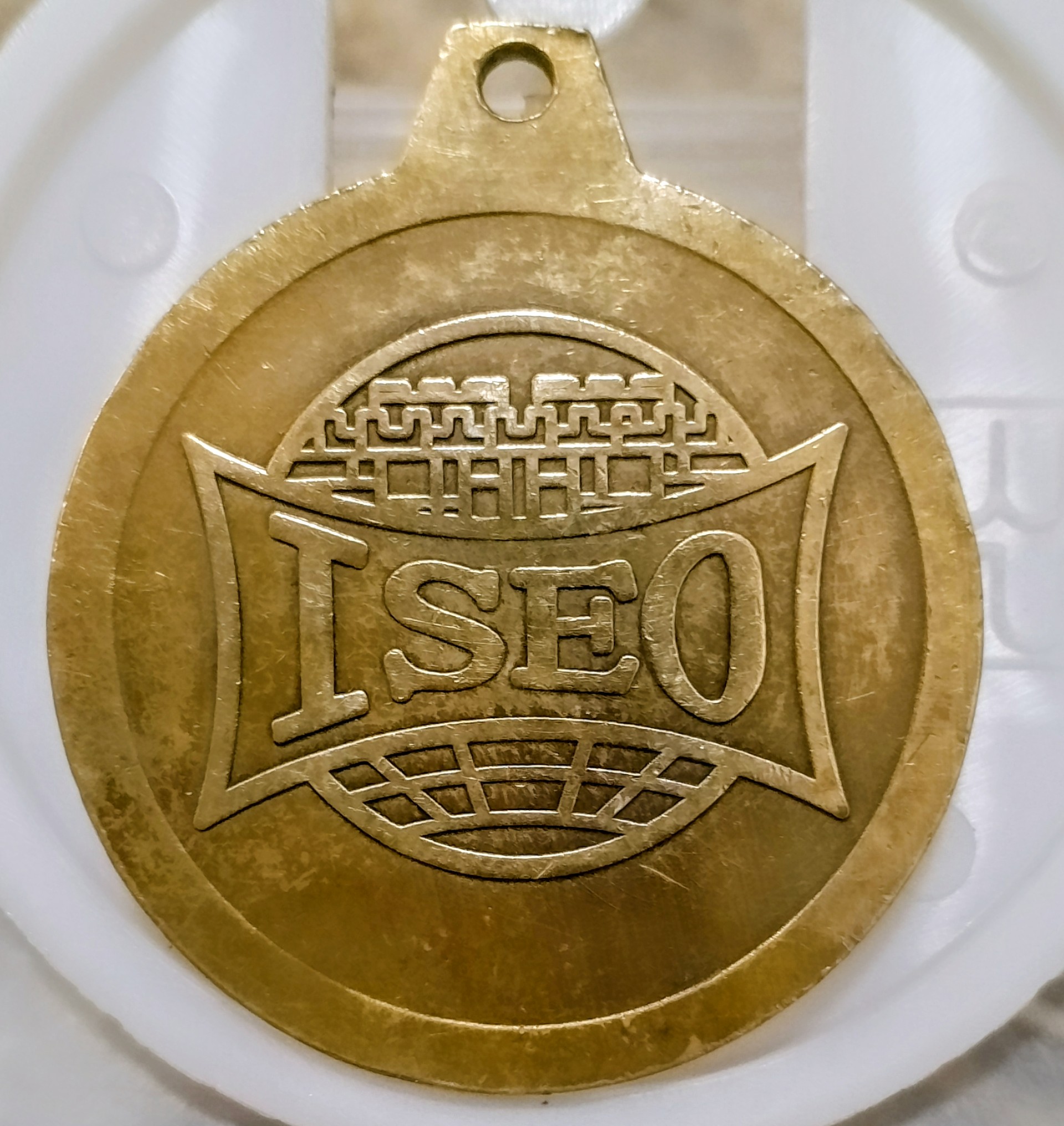 نشان تبلیغاتی ISEO